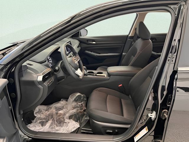 Used 2025 Nissan Altima 2.5 SV FWD image 16