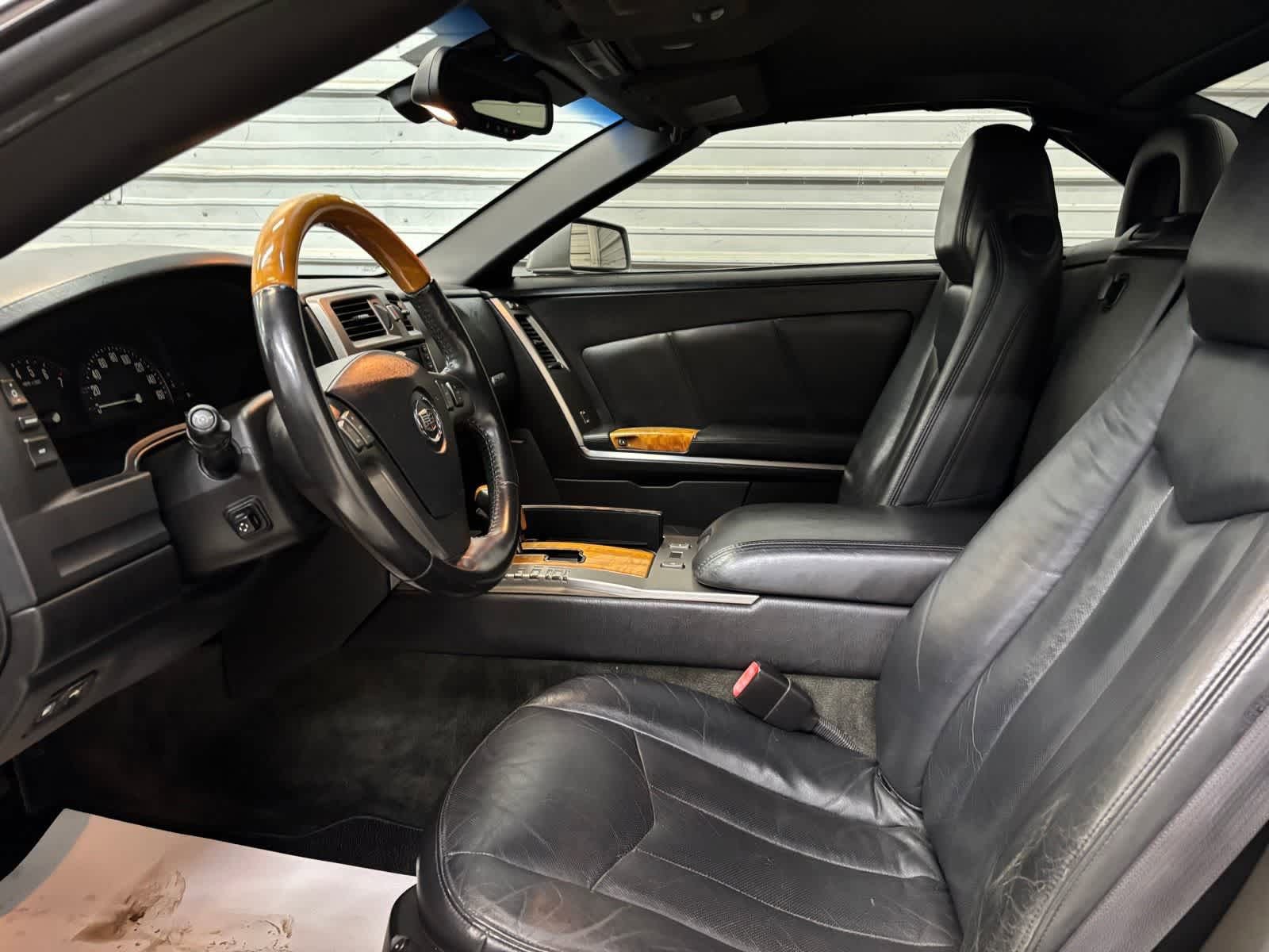Used 2005 Cadillac XLR RWD image 12