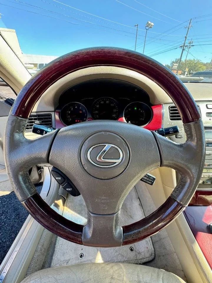 Used 2004 Lexus ES 330 ES 330 Sedan 4D image 12