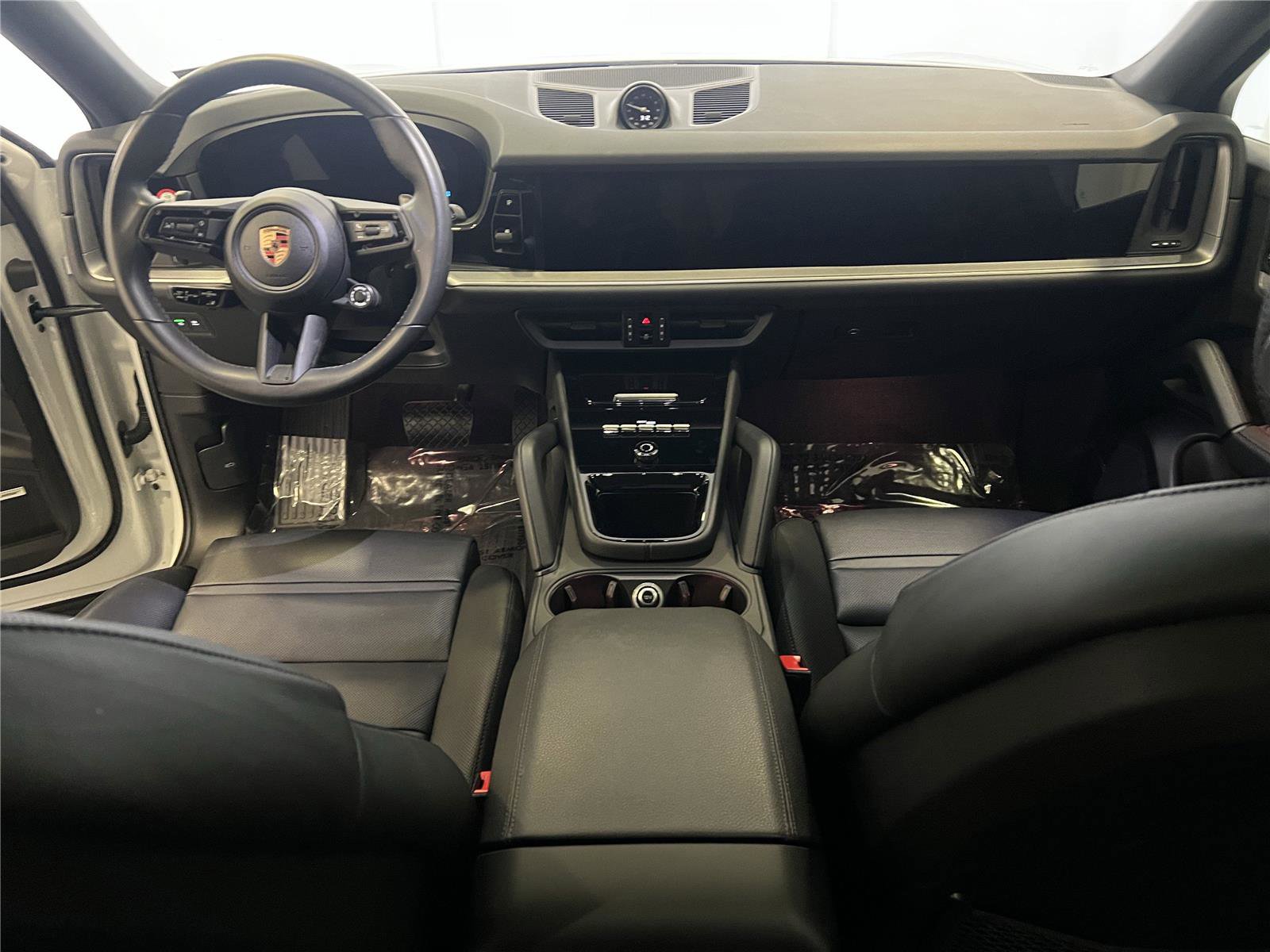 Certified 2025 Porsche Cayenne Coupe image 16