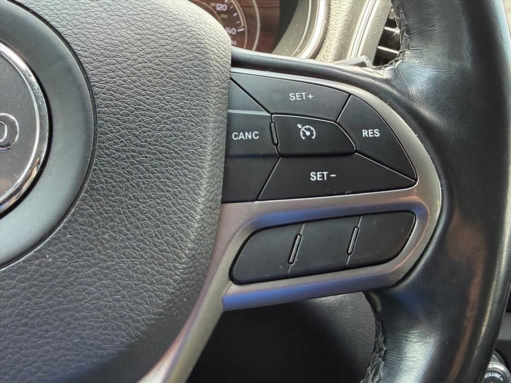 Used 2021 Jeep Cherokee Latitude Lux w/ Comfort/Convenience Group FWD image 24