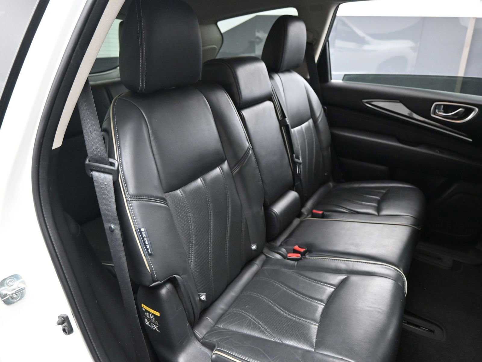 Used 2019 INFINITI QX60 Luxe w/ Essential Package image 13