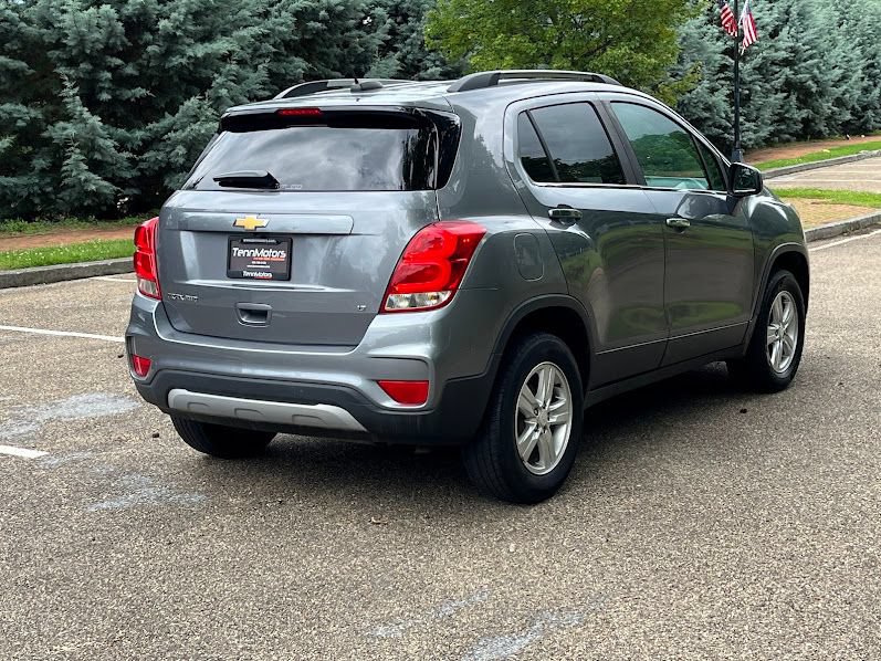 Used 2020 Chevrolet Trax LT w/ LT Convenience Package AWD/4WD image 19