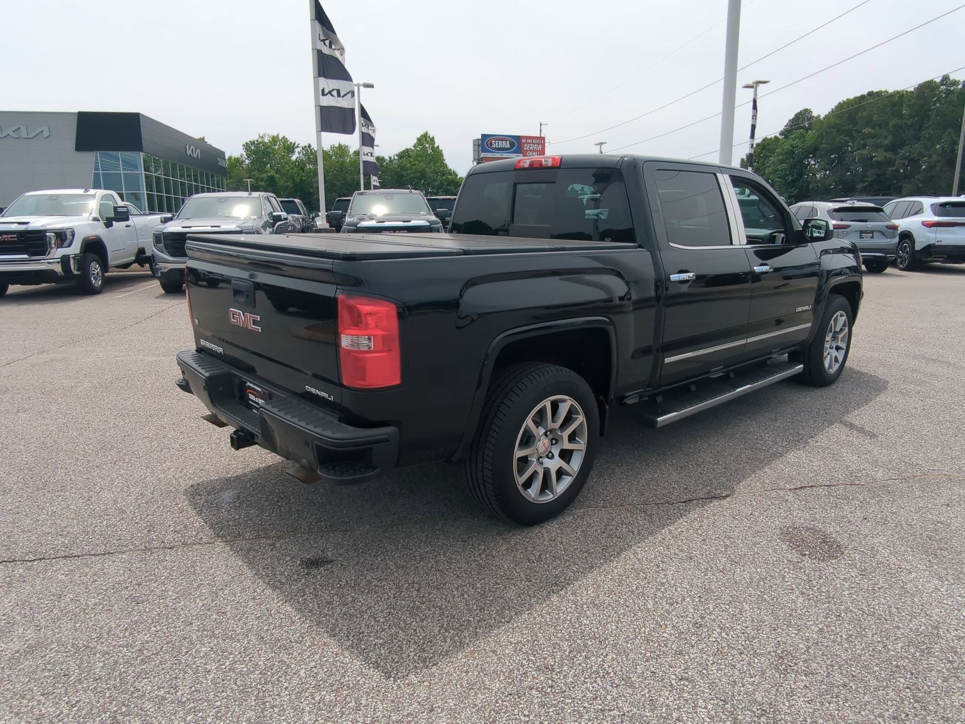 Used 2015 GMC Sierra 1500 Denali w/ Driver Alert Package AWD/4WD image 8