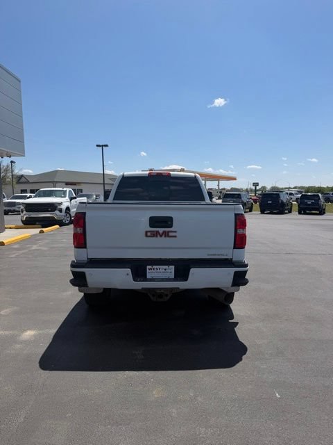 Used 2017 GMC Sierra 2500 Denali w/ Duramax Plus Package AWD/4WD image 7