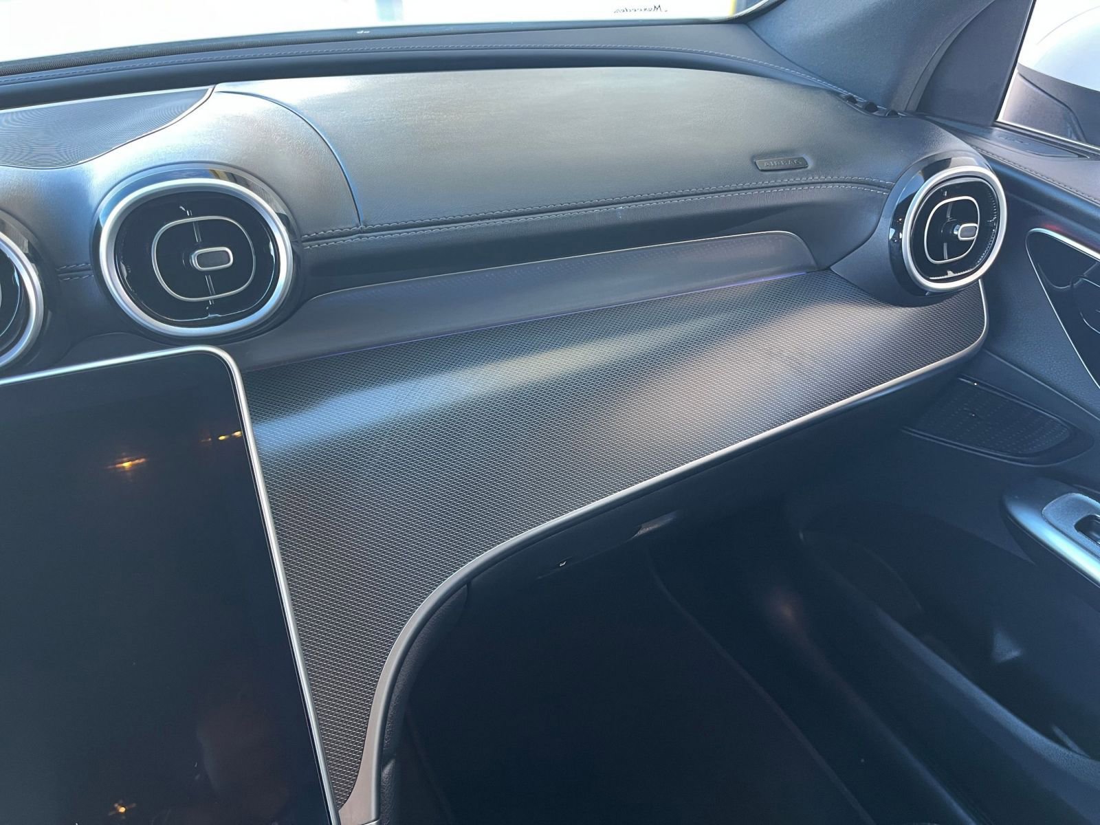 Used 2024 Mercedes-Benz GLC 300 image 35