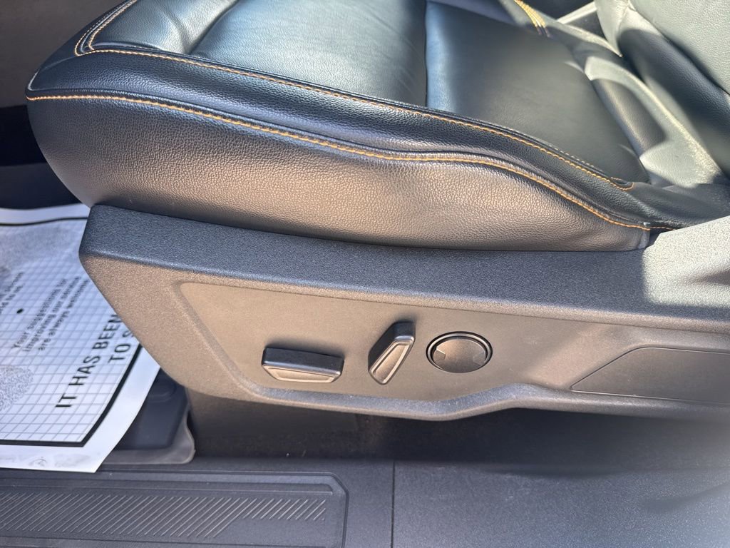 Used 2024 Ford Bronco Badlands image 8