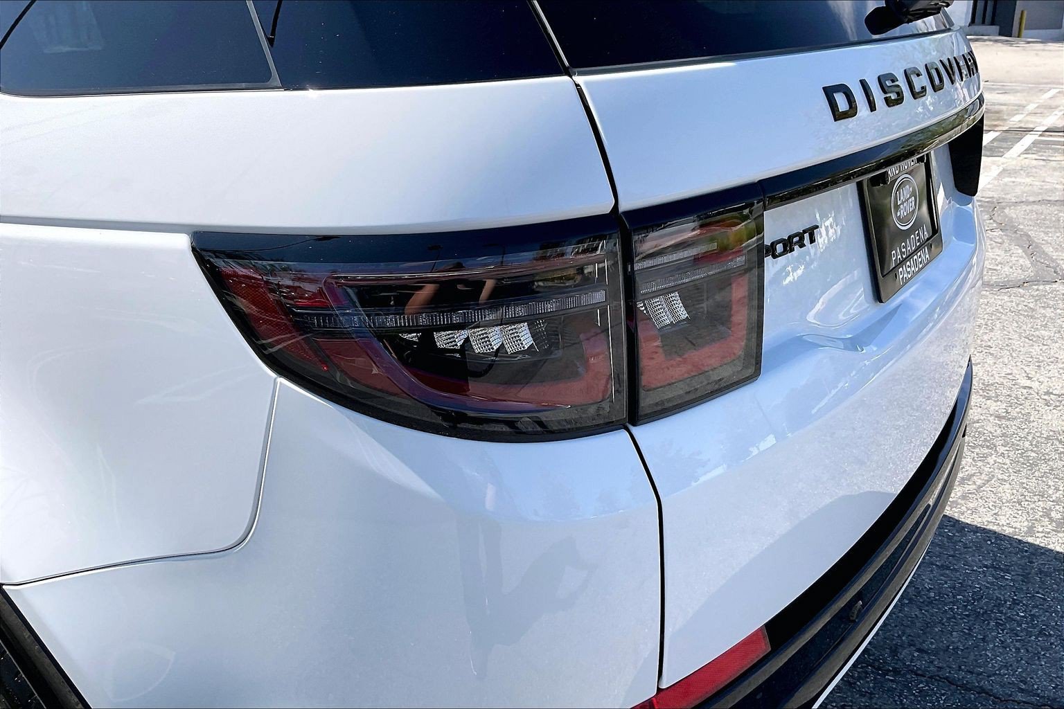 New 2026 Land Rover Discovery Sport Landmark AWD/4WD image 8