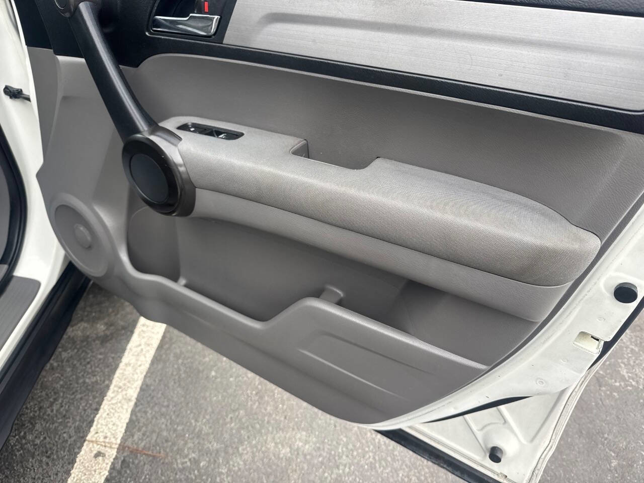 Used 2011 Honda CR-V LX image 18