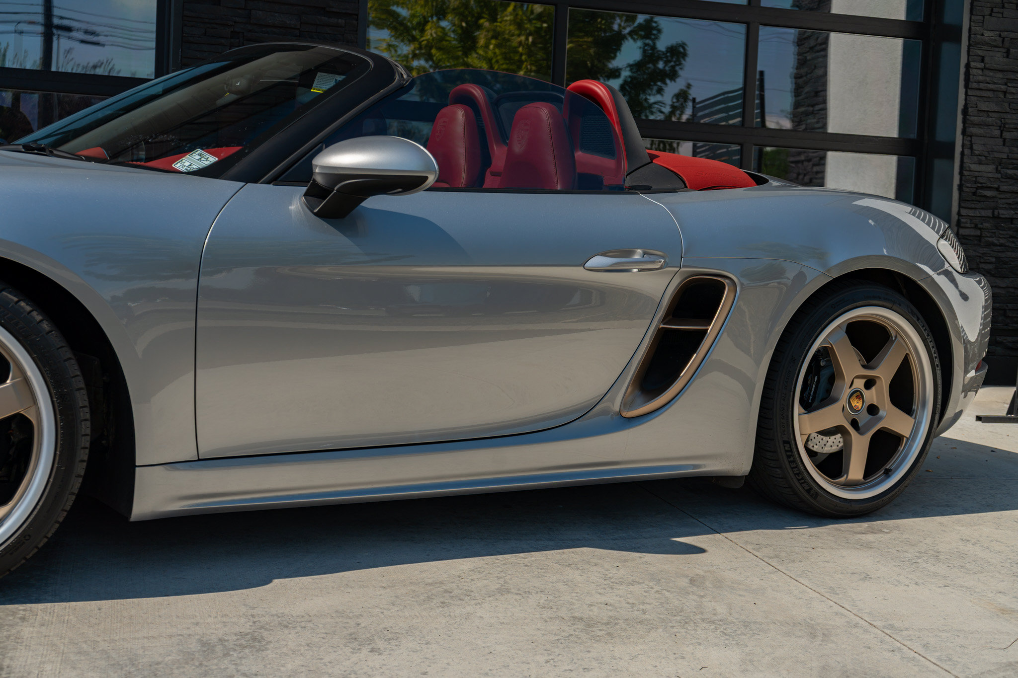Used 2021 Porsche 718 Boxster RWD image 8