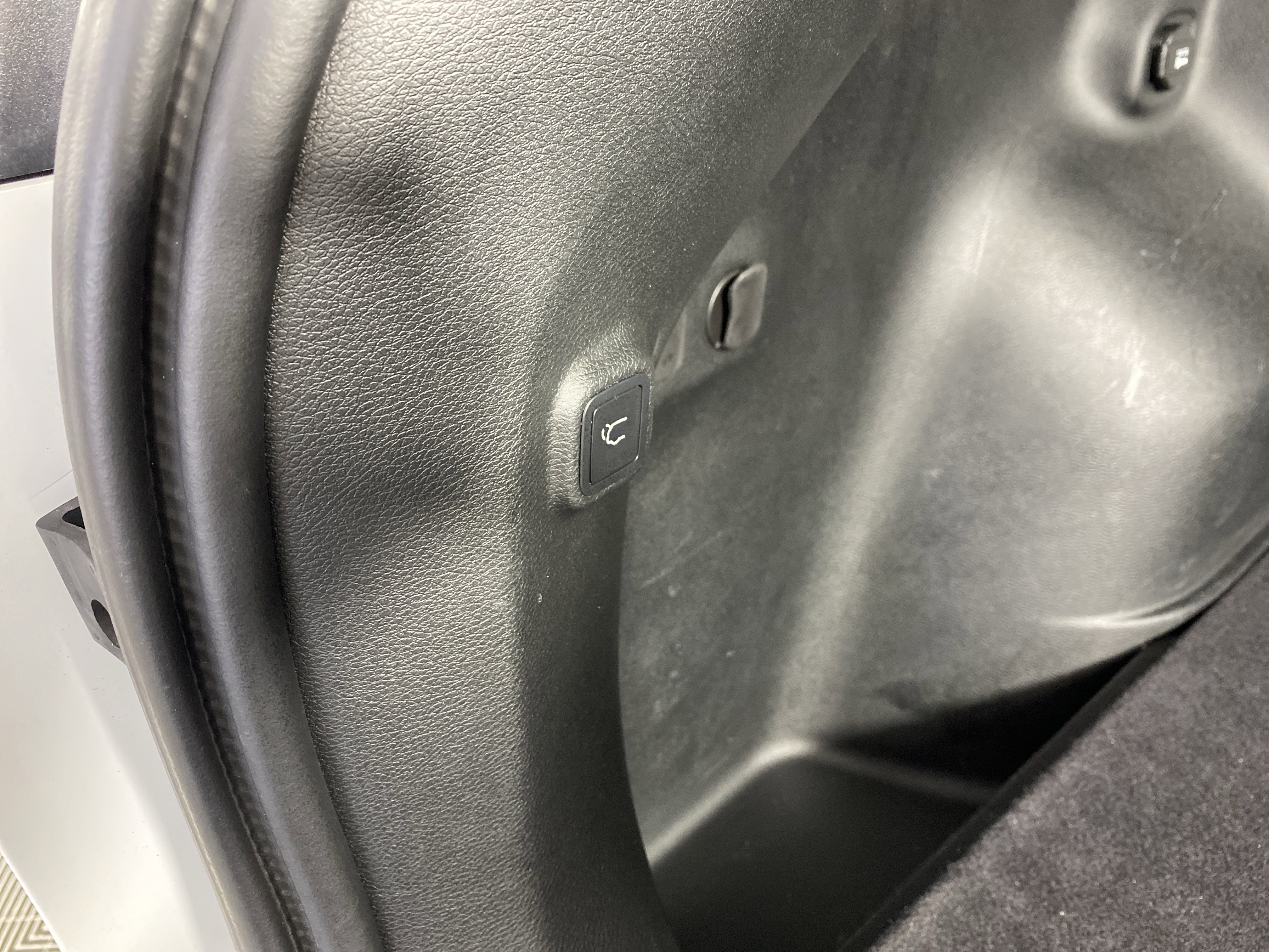Used 2019 Jeep Cherokee Trailhawk image 36