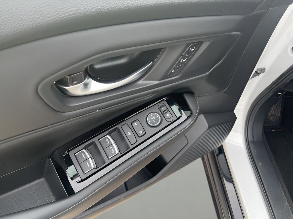 Used 2024 Honda Accord Touring image 8