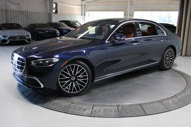 Used 2022 Mercedes-Benz S 500 4MATIC w/ 3D Technology Package image 4