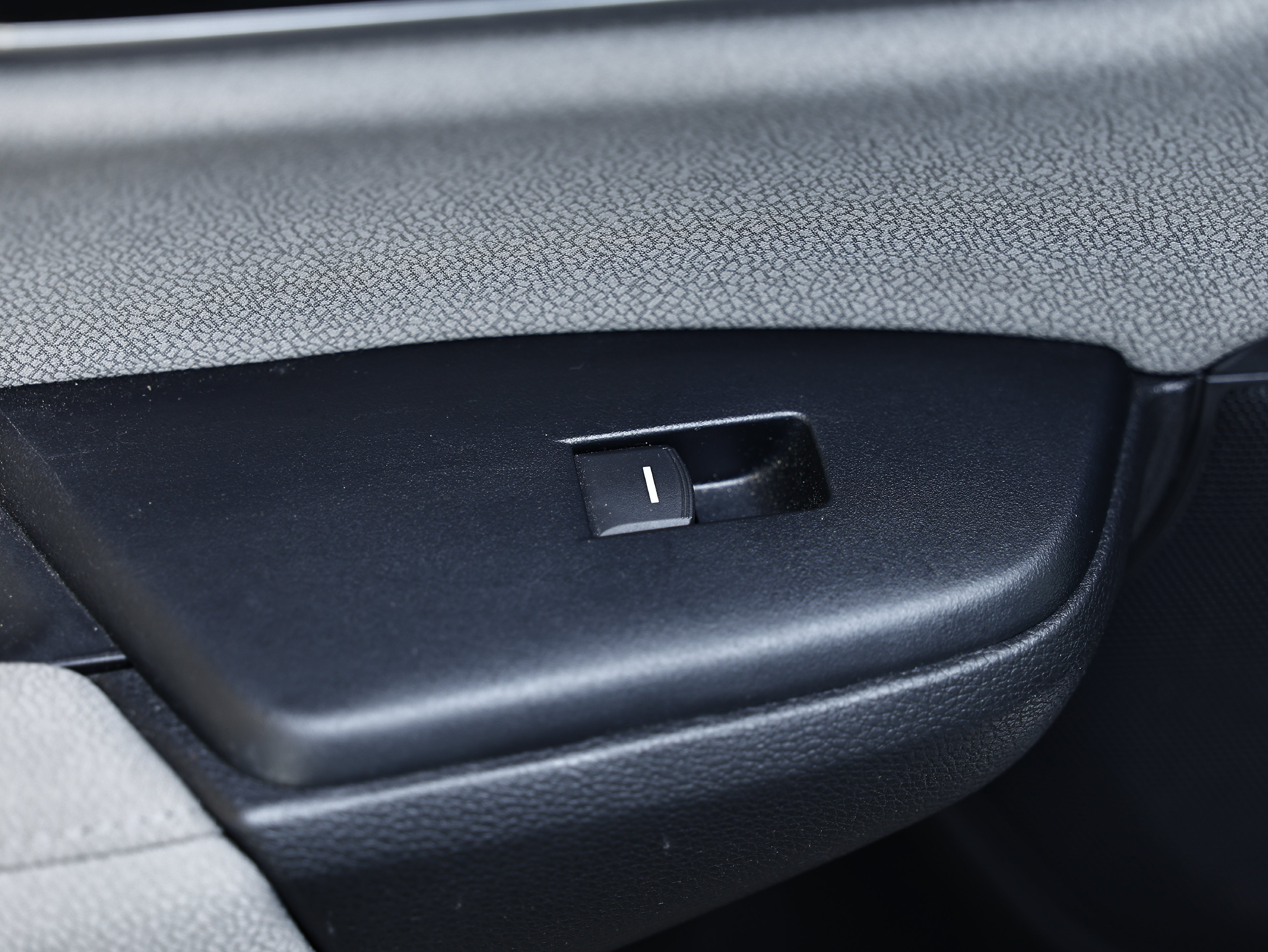 Used 2018 Honda CR-V EX image 23