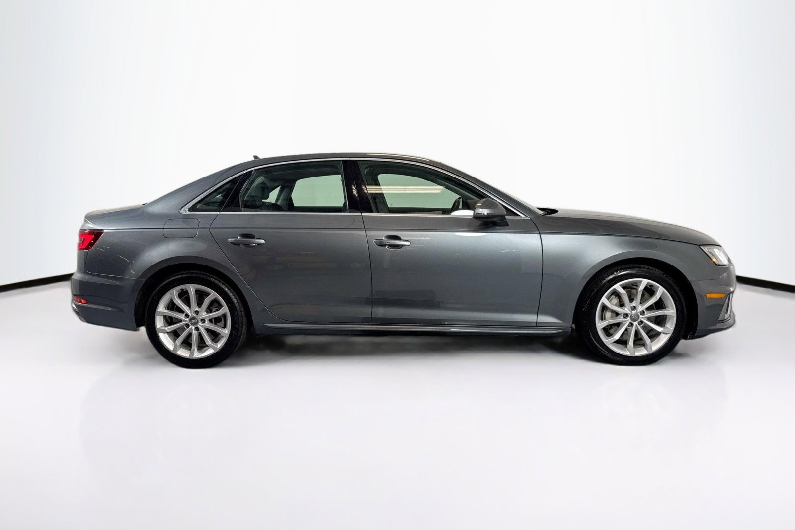 Used 2019 Audi A4 2.0T Premium w/ Convenience Package AWD/4WD image 4