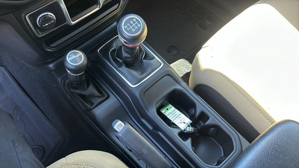 Used 2023 Jeep Gladiator Sport image 21