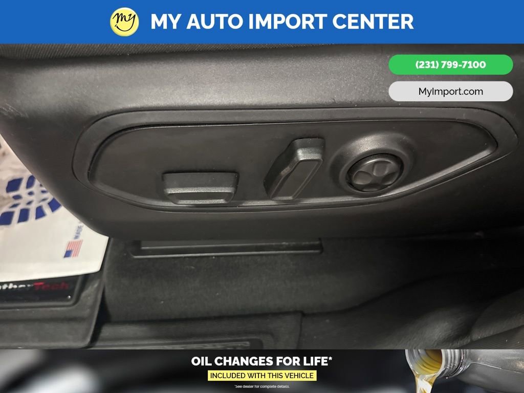 Used 2025 Jeep Grand Cherokee Limited w/ Black Appearance Package image 13