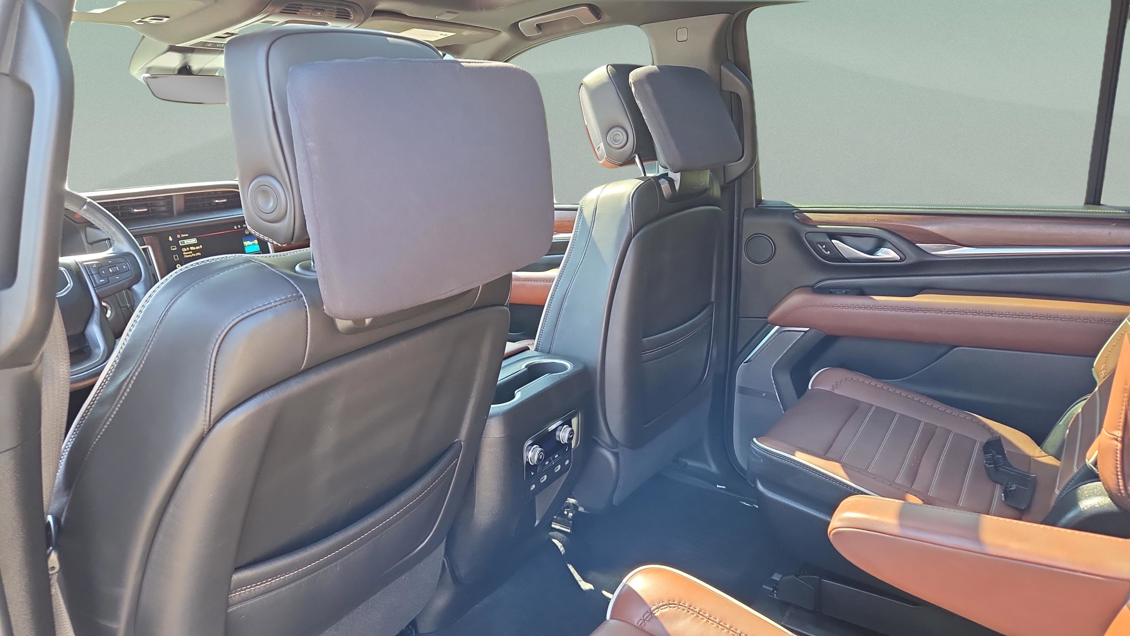 Certified 2023 GMC Yukon XL Denali Ultimate w/ LPO, Floor Liner Package AWD/4WD image 12