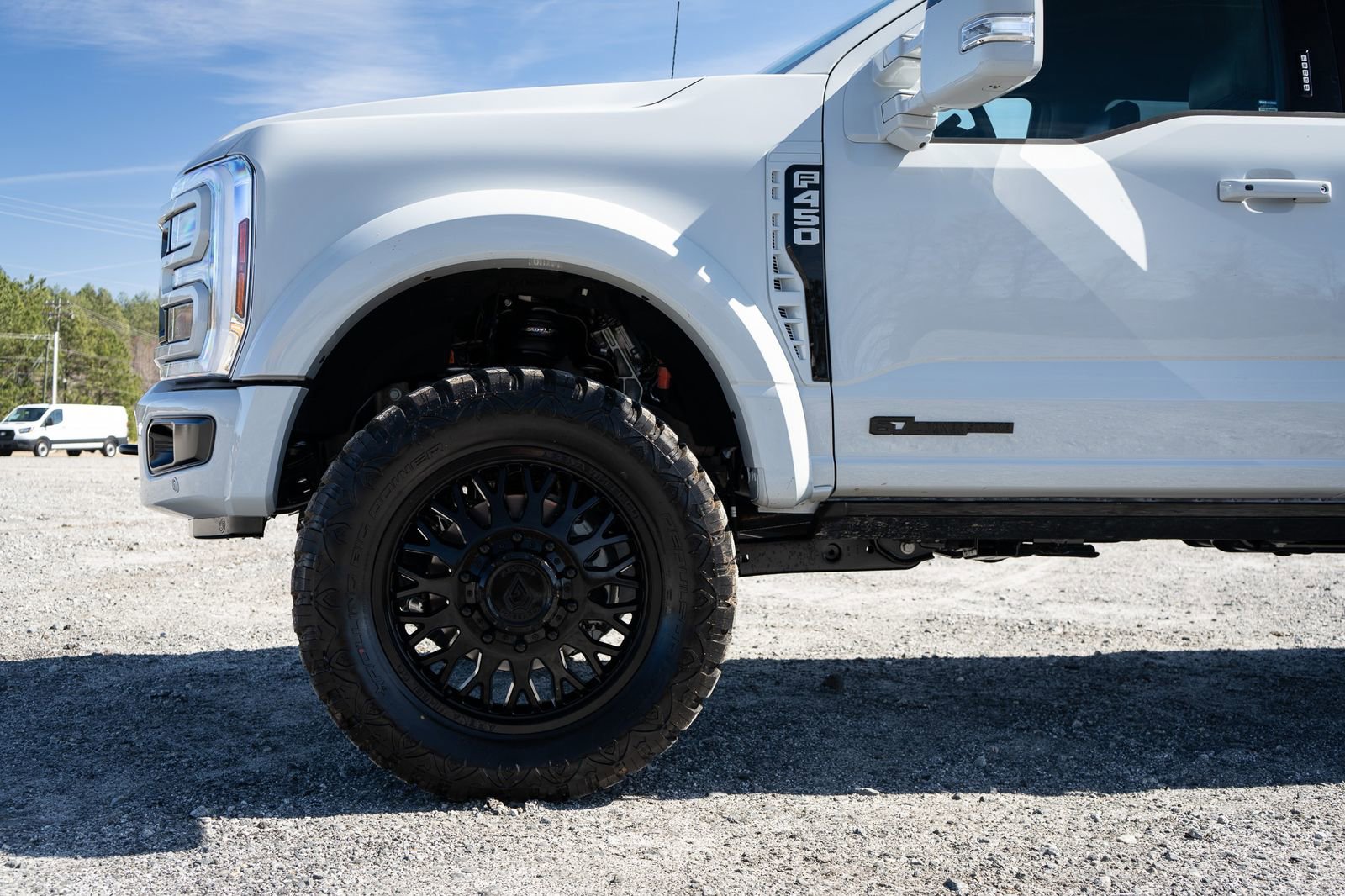 Used 2026 Ford F450 Platinum w/ FX4 Off-Road Package image 13