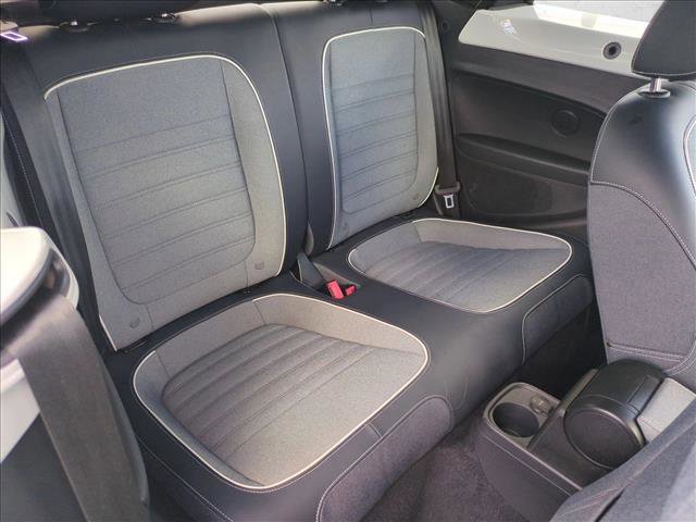 Used 2016 Volkswagen Beetle 1.8T Denim image 17