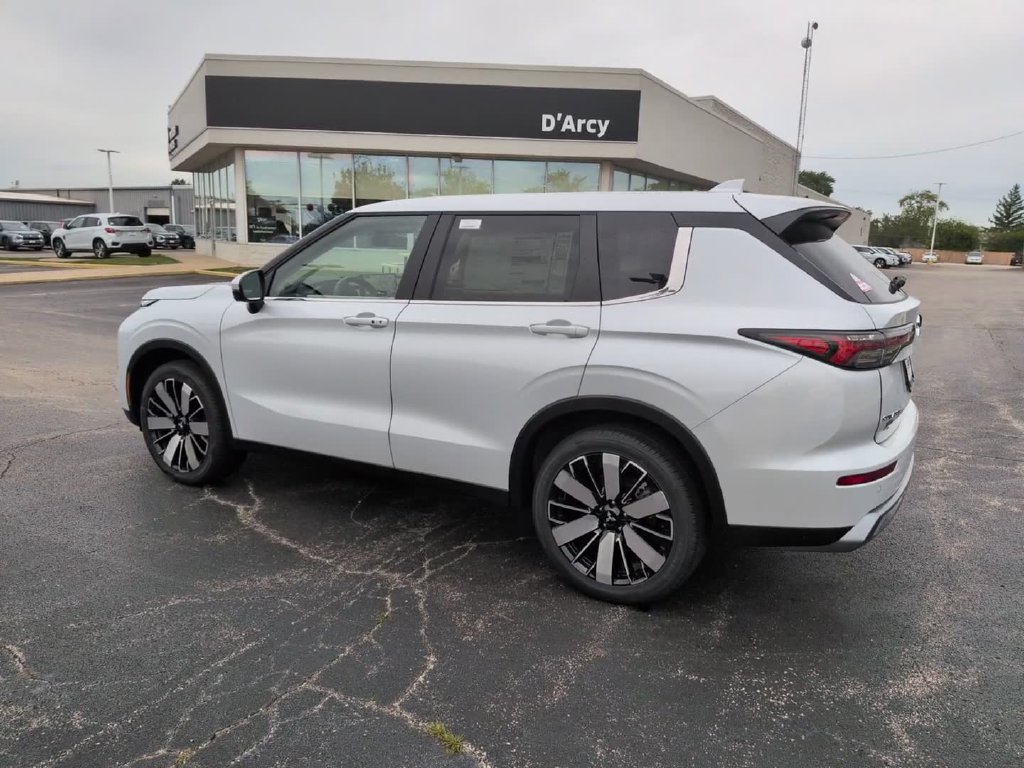 New 2026 Mitsubishi Outlander SE AWD/4WD image 11