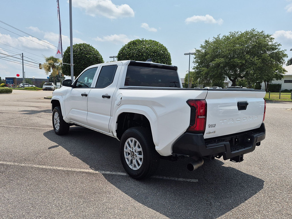 Used 2024 Toyota Tacoma SR AWD/4WD image 5