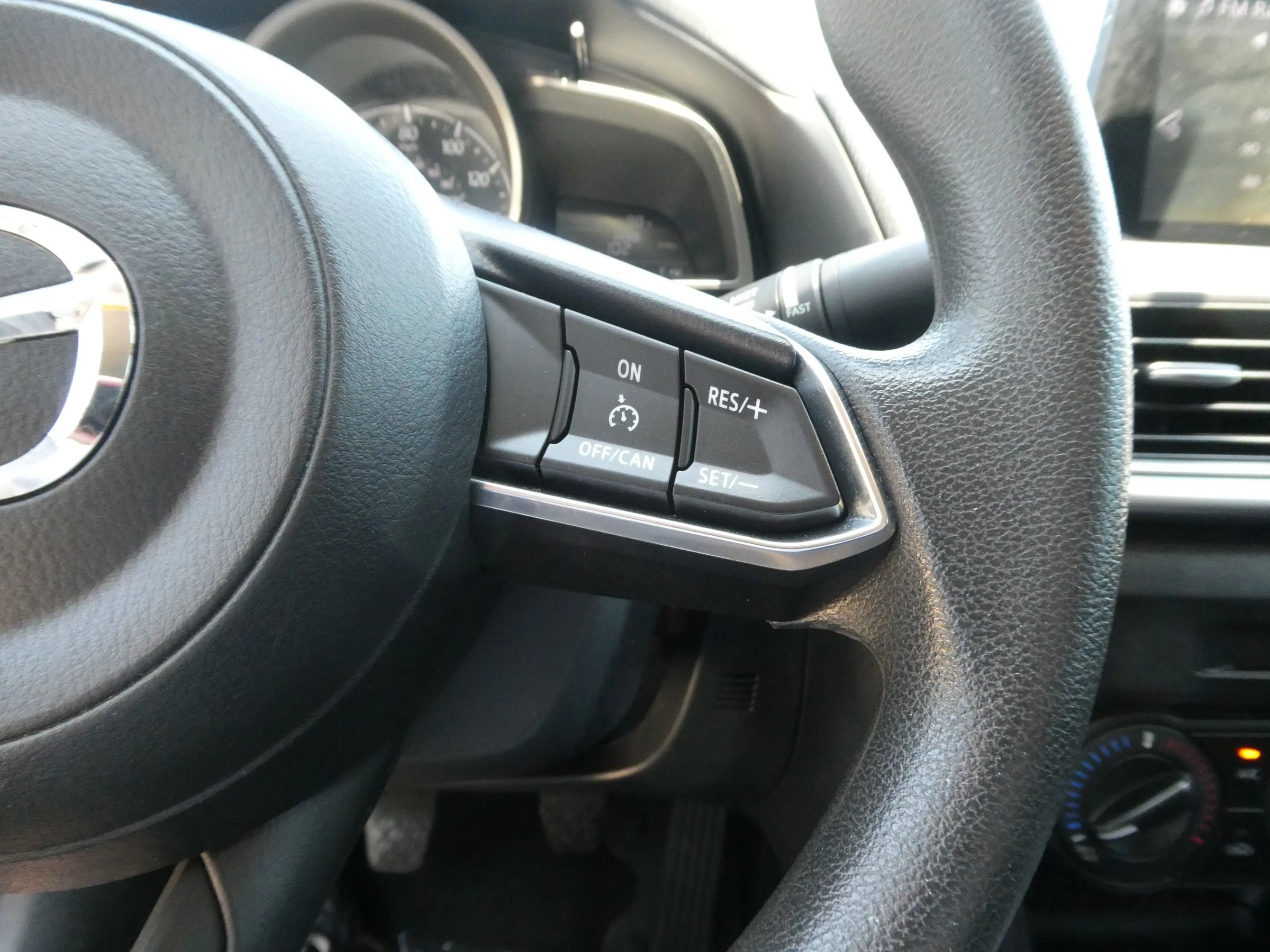 Used 2017 MAZDA MAZDA3 Sport FWD image 18