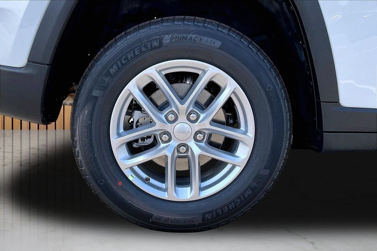 New 2026 Jeep Grand Cherokee Laredo X RWD image 30