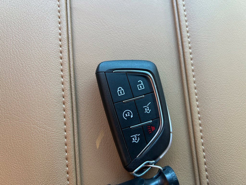 Used 2026 Cadillac Escalade Luxury w/ Touring Package RWD image 38
