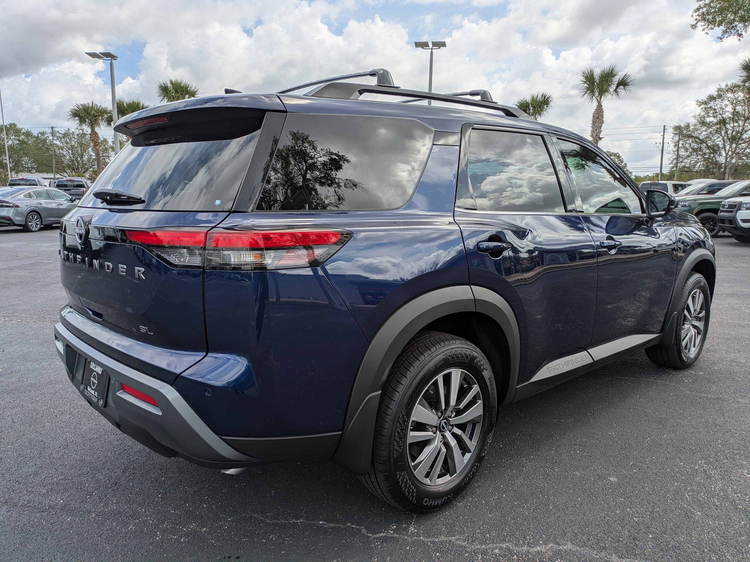 New 2026 Nissan Pathfinder SL FWD image 4