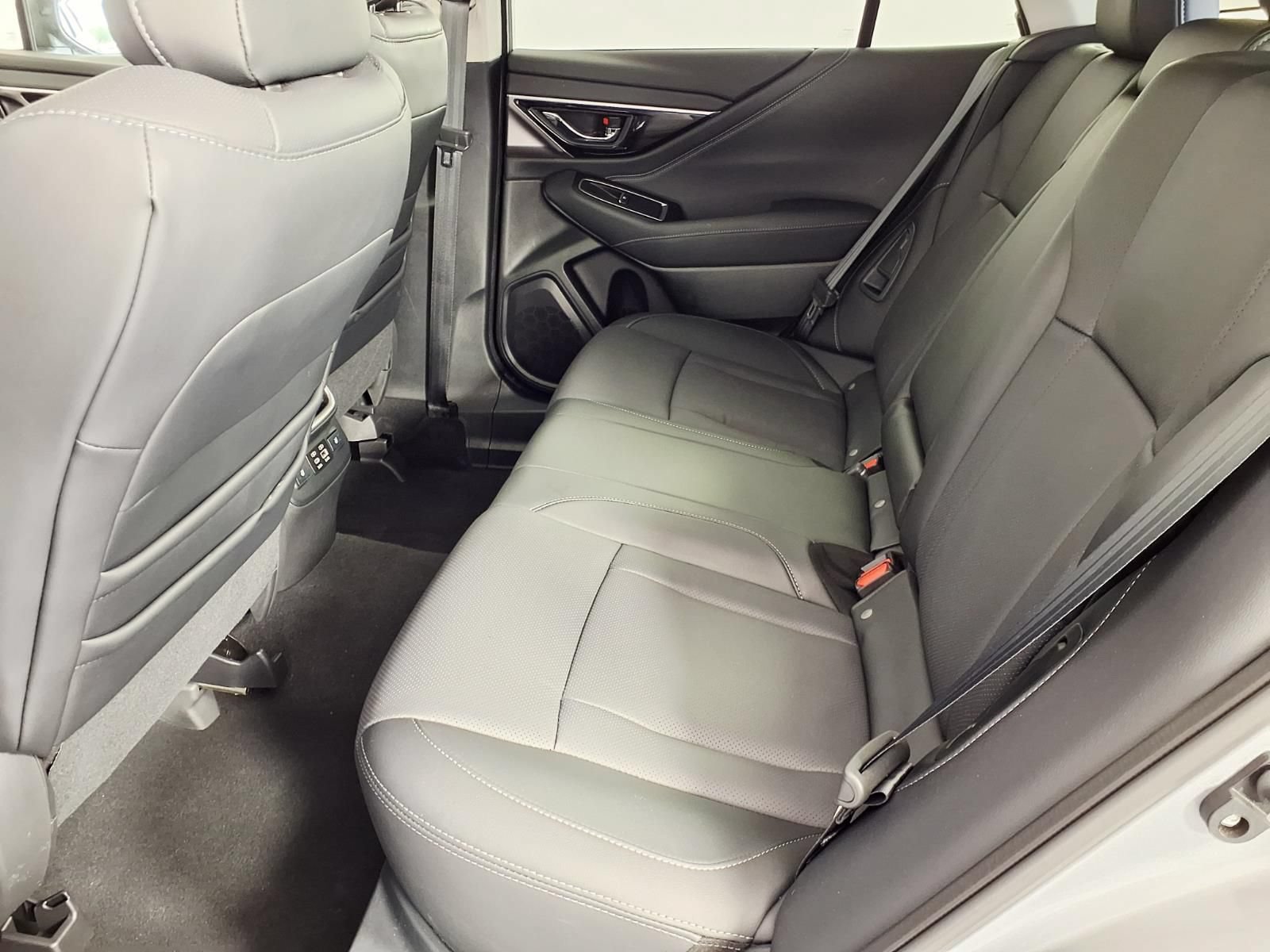 Certified 2025 Subaru Outback Limited AWD/4WD image 7