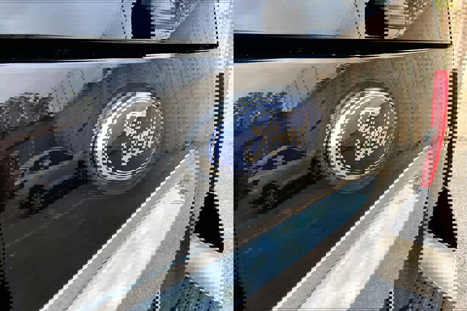 Used 2014 Ford Expedition XLT w/ Equipment Group 202A RWD image 31