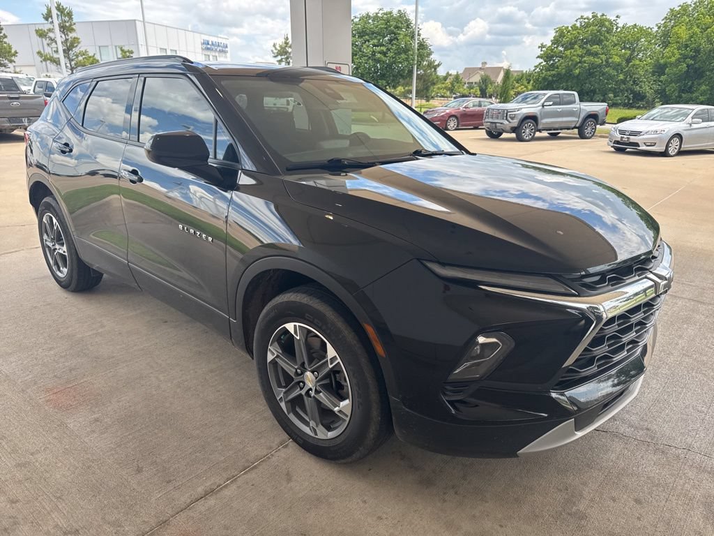 Used 2024 Chevrolet Blazer LT w/ Convenience Package FWD image 3