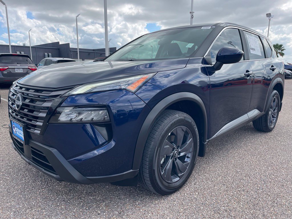 Certified 2026 Nissan Rogue SV FWD image 6