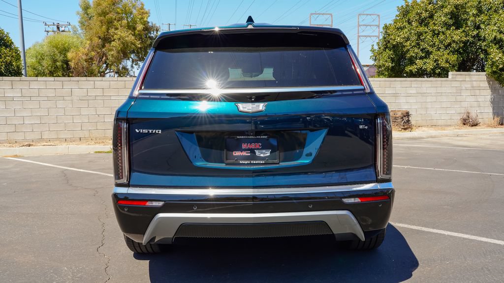 New 2027 Cadillac Vistiq Luxury w/ LPO, Floor Liner Package AWD/4WD image 8