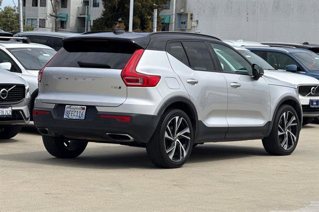Used 2019 Volvo XC40 T5 R-Design AWD/4WD image 3