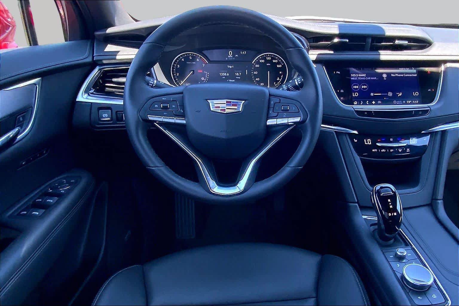 Used 2025 Cadillac XT6 Luxury FWD image 6