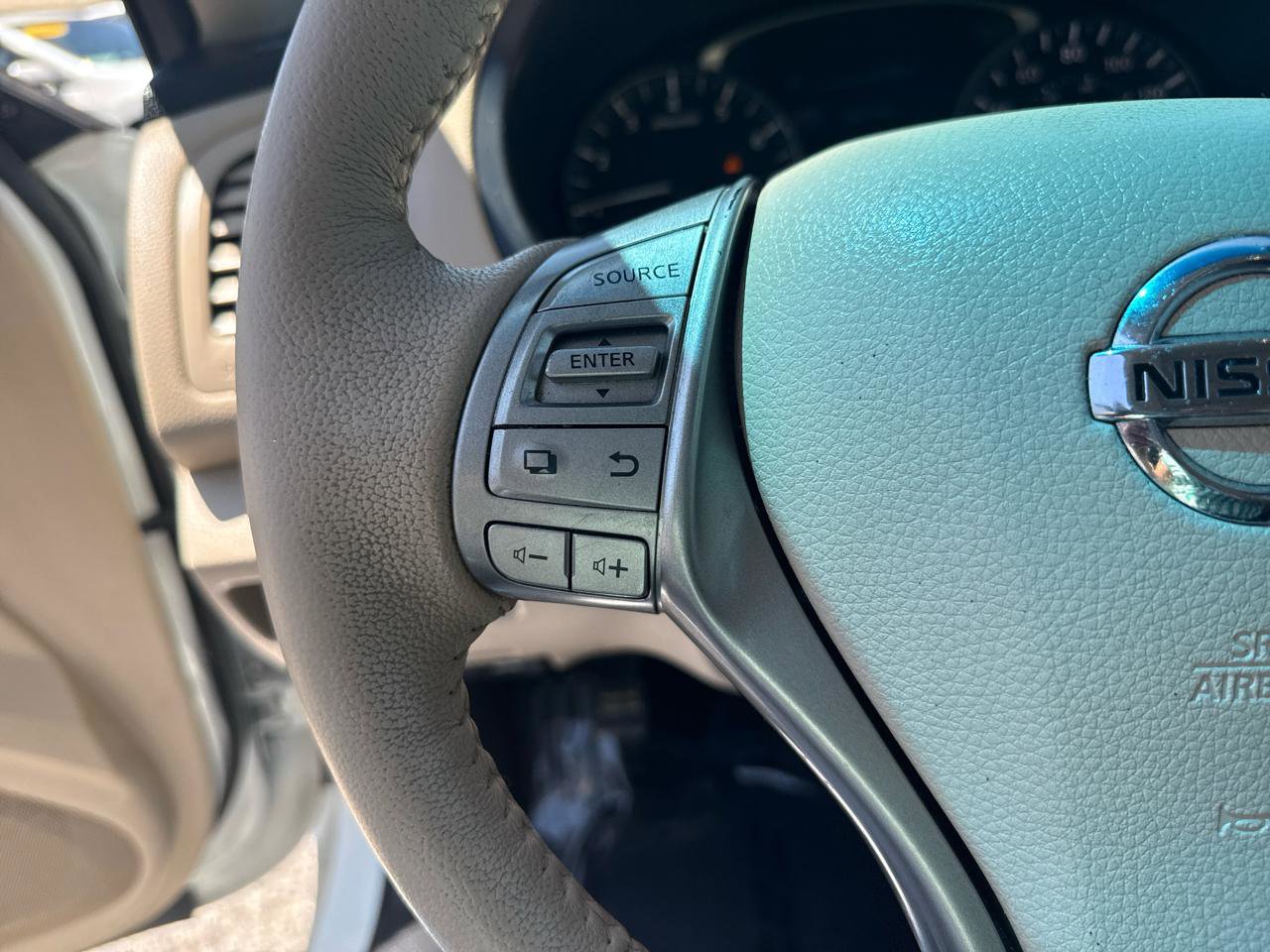 Used 2015 Nissan Altima 2.5 SL w/ Technology Package FWD image 18