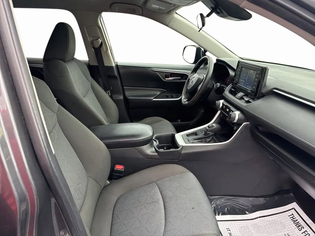 Used 2022 Toyota RAV4 XLE FWD image 12