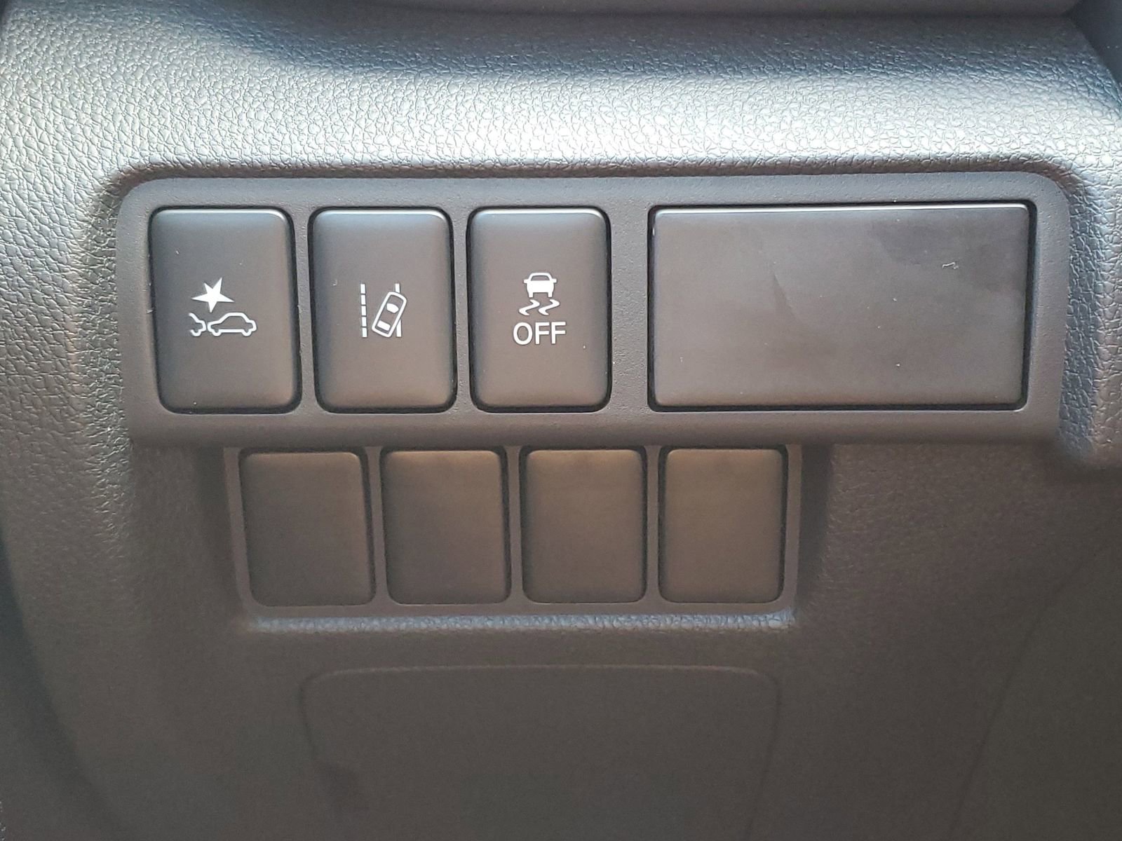 New 2026 Mitsubishi Eclipse Cross LE AWD/4WD image 19