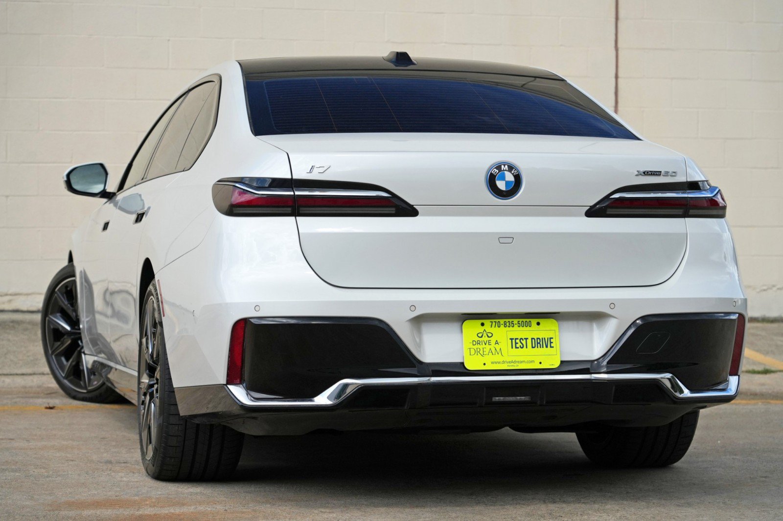 Used 2023 BMW i7 xDrive60 w/ Executive Package 2 AWD/4WD image 6