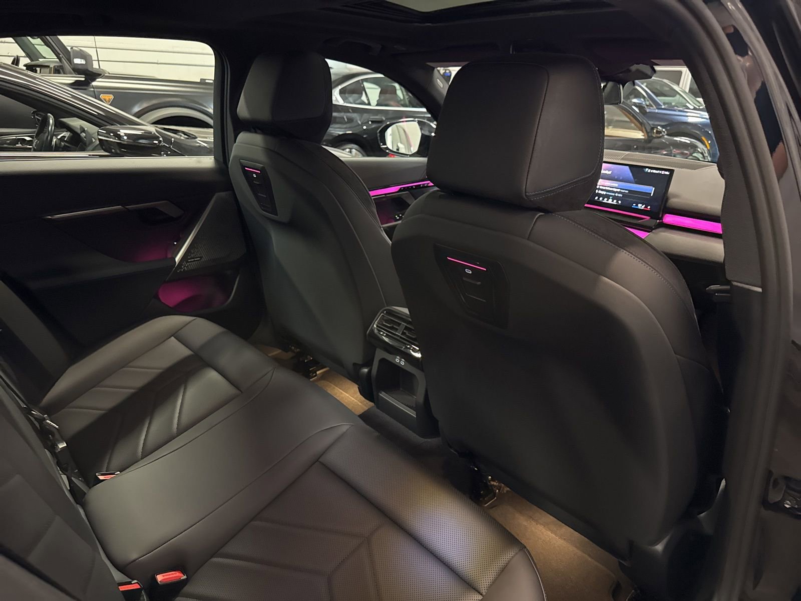 Used 2025 BMW i5 eDrive40i w/ M Sport Package image 30