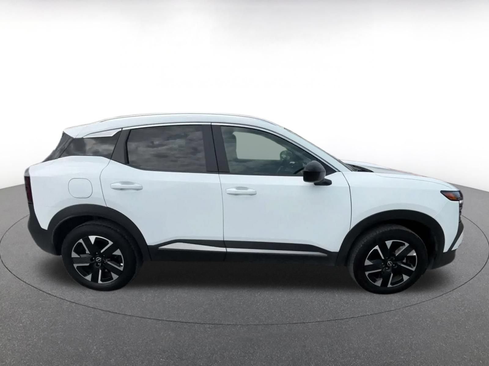Used 2026 Nissan Kicks SV w/ Cold Weather Package AWD/4WD image 15