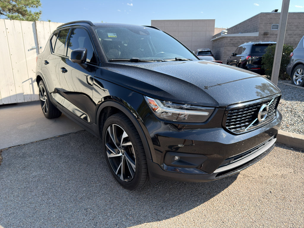 Used 2021 Volvo XC40 T5 R-Design