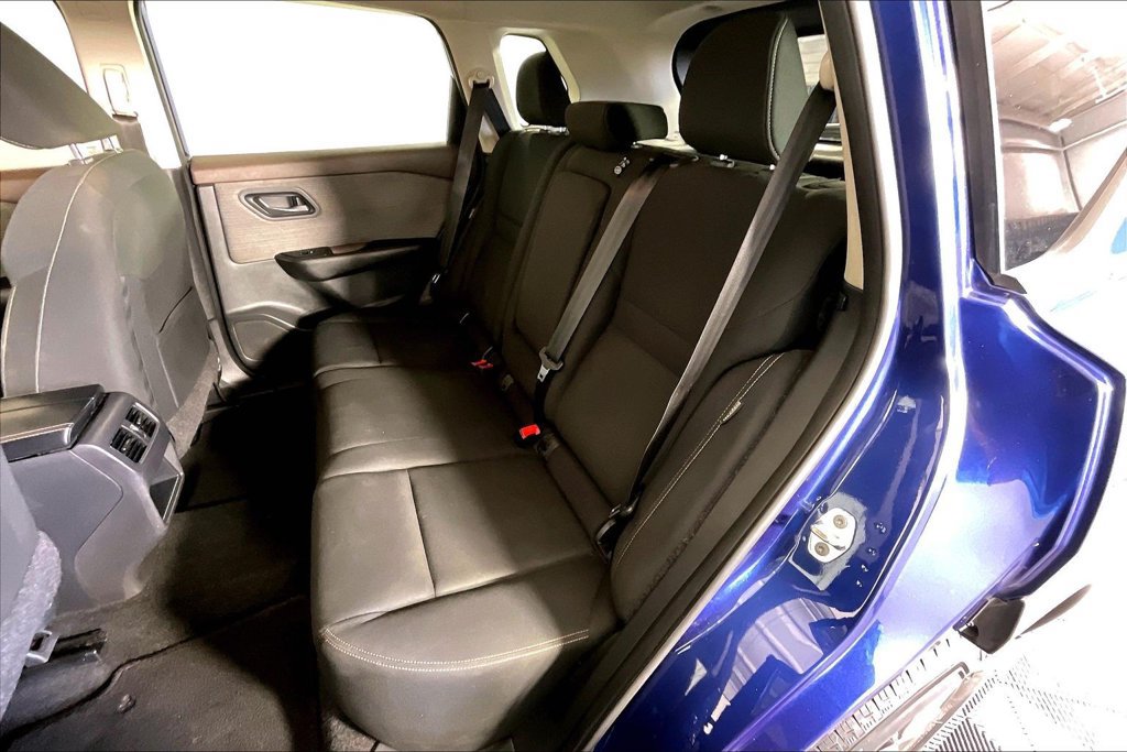 Used 2023 Nissan Rogue S FWD image 32