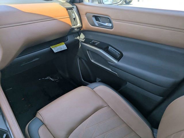 Used 2025 Nissan Pathfinder Platinum w/ Cargo Package FWD image 12