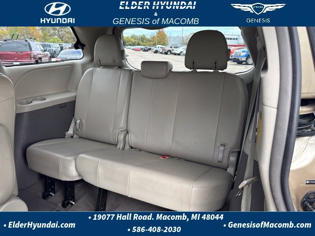 Used 2014 Toyota Sienna XLE FWD image 23