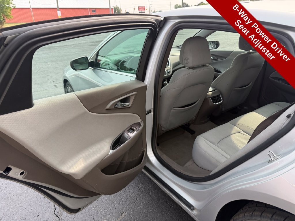 Used 2020 Chevrolet Malibu LT FWD image 29