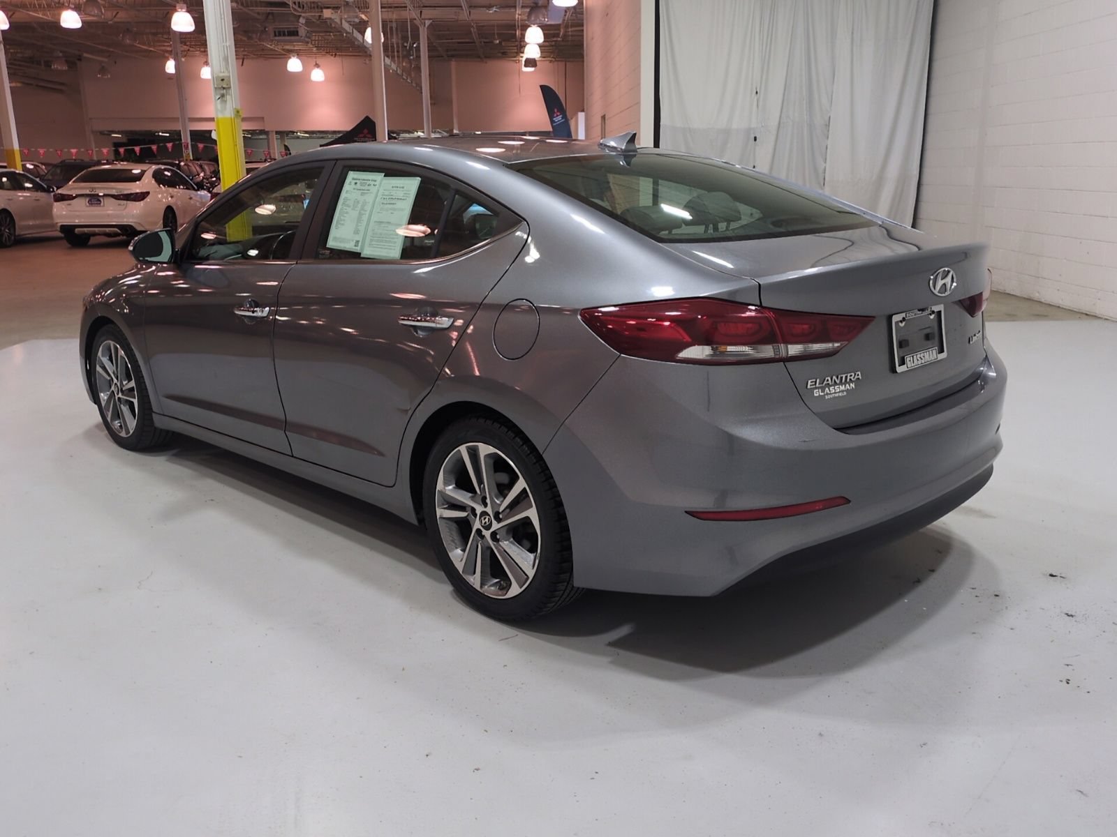 Used 2017 Hyundai Elantra Limited w/ Limited Tech Package 04 FWD image 5