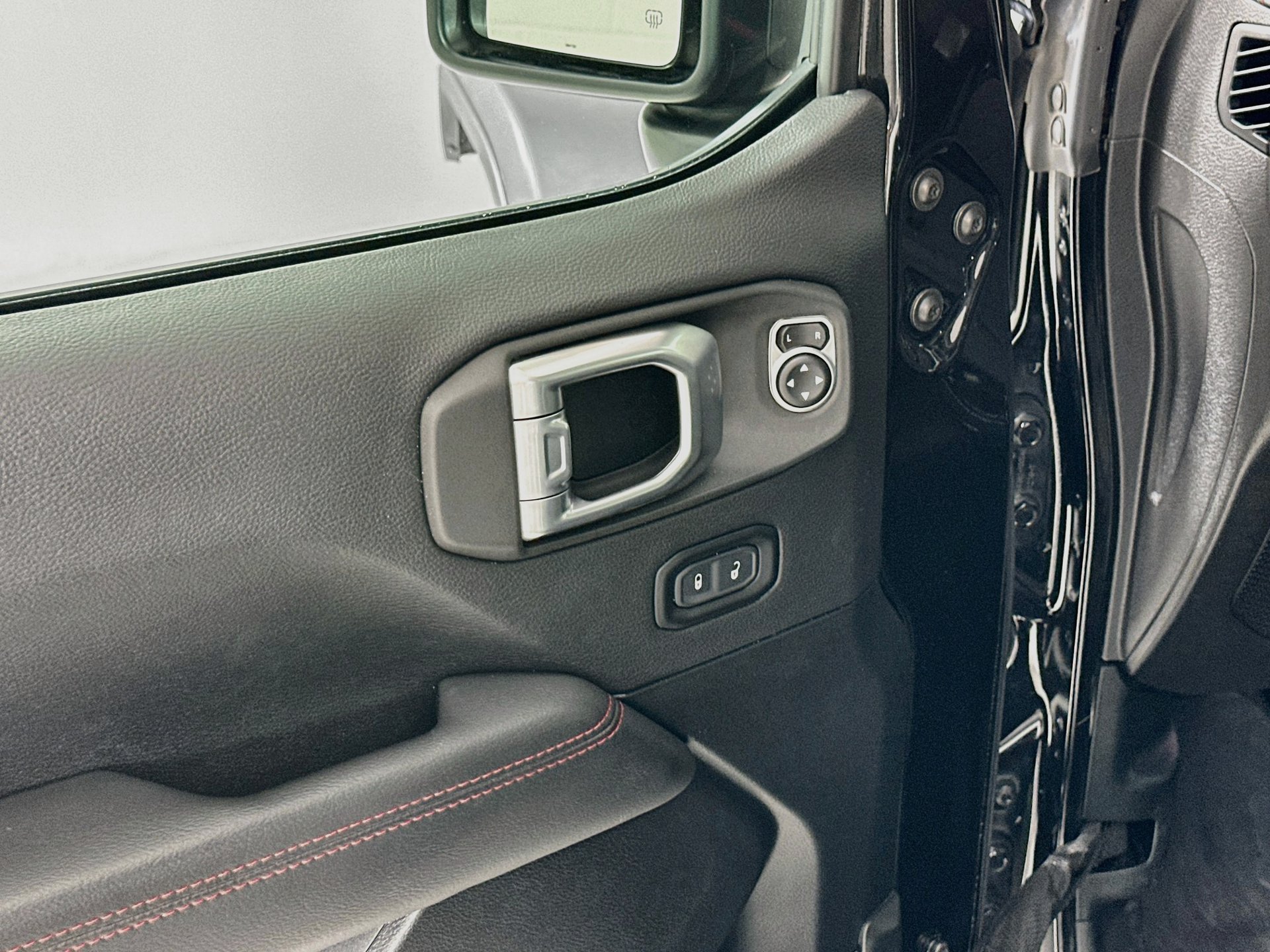 Used 2021 Jeep Wrangler Unlimited Rubicon AWD/4WD image 19
